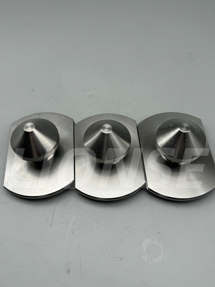 ການຕັ້ງພື້ນຜິວຮູບຈວຍ Pull Stud