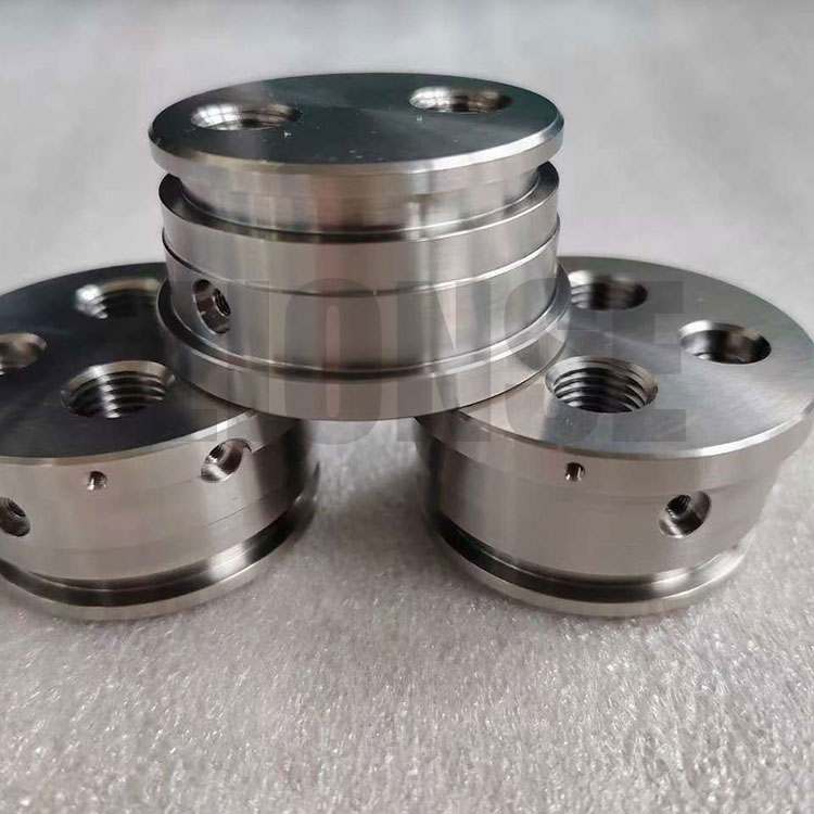 ສະແຕນເລດແລະ Titanium Machining Parts